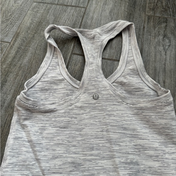 Lululemon heathered white tank Small - Picture 5 of 5